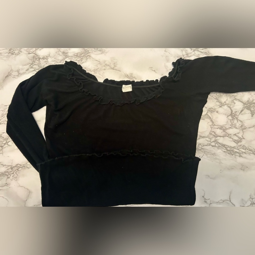 Garage Off The Shoulder Longsleeve with Elastic and Lettuce Hem